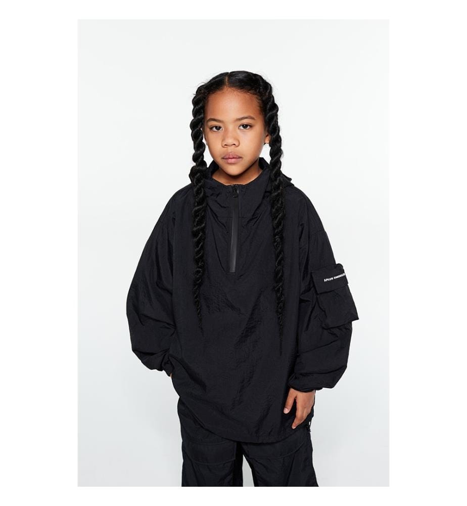 Lightweight Half-Zip UPF50+ Windbreaker - Black