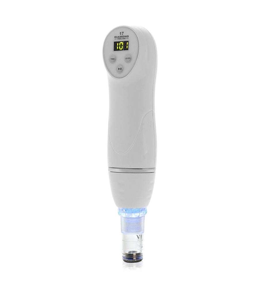 Instrument de peeling, aspiration des points noirs, microdermabrasion au diamant. Nettoyage de la peau et des pores