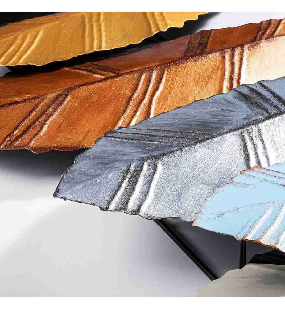 Wanddekoration aus Metall – mehrfarbig