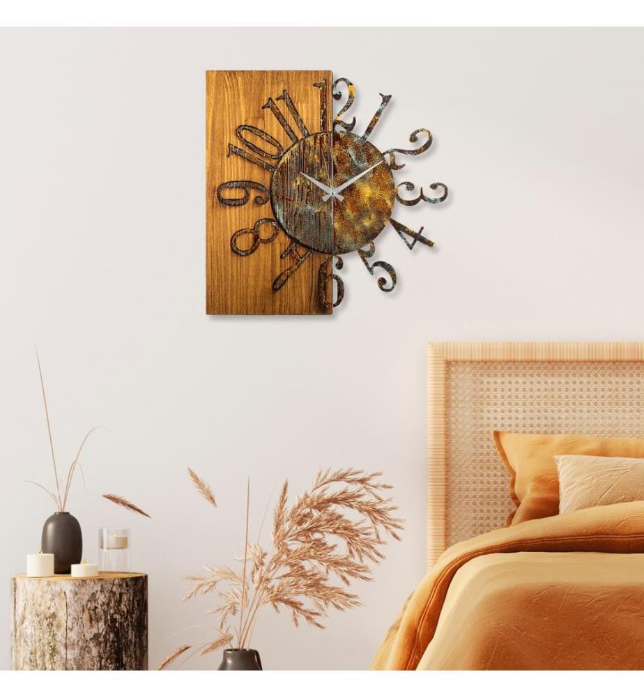 Wanduhr aus Holz – mehrfarbig