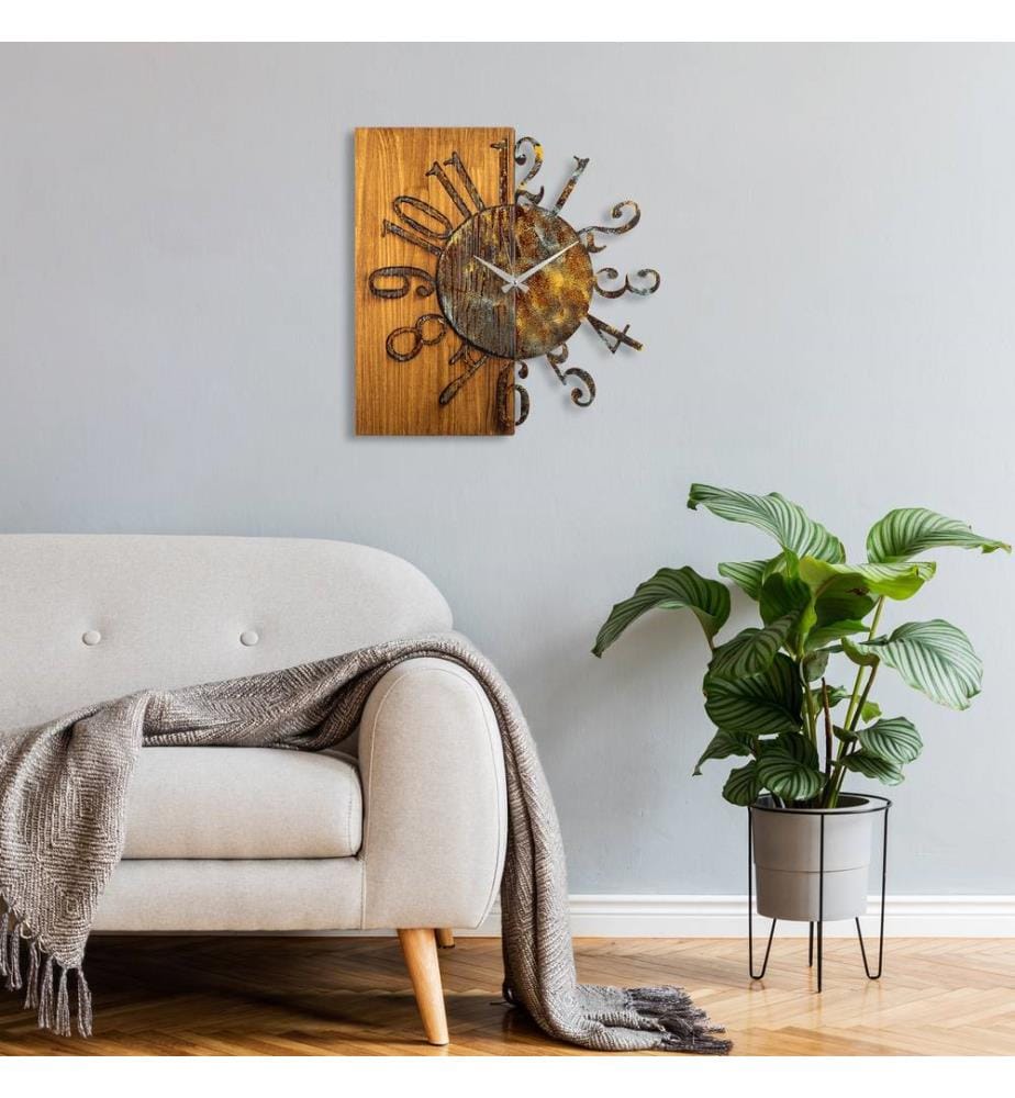 Wanduhr aus Holz – mehrfarbig