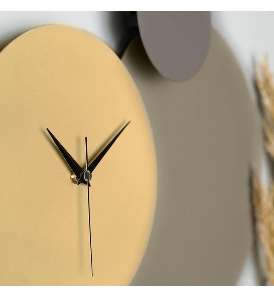 Metal Wall Clock - Beige/Cream