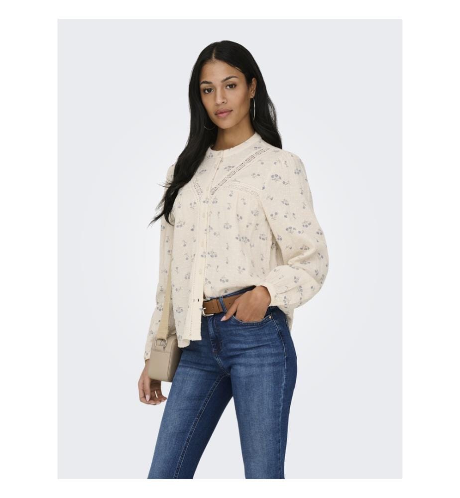 Shirt - Gestickte tanzende Wolke