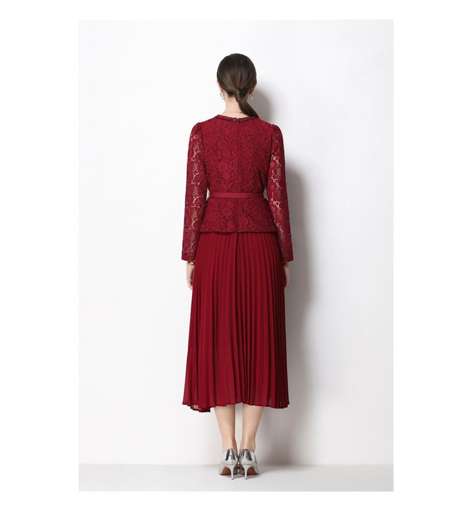 Plissiertes Midi-Kleid aus Spitze mit Rock – Weinrot