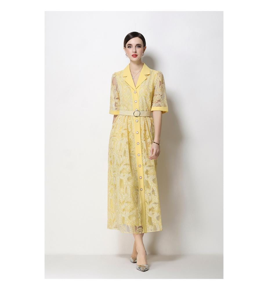 Halblanges Spitzenkleid mit Gürtel an der Taille – Gelb