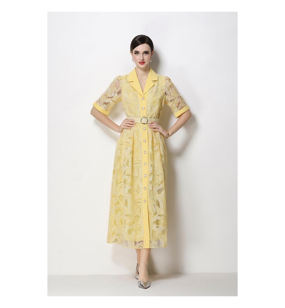 Halblanges Spitzenkleid mit Gürtel an der Taille – Gelb