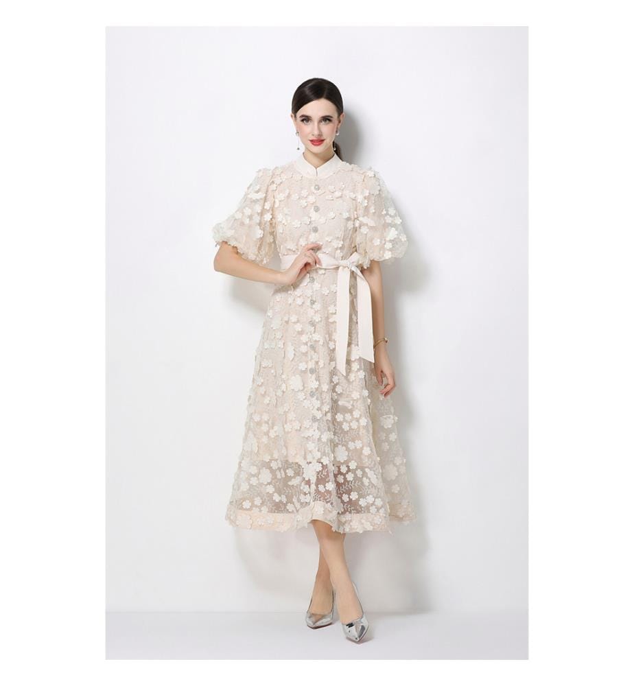 Midi-Kleid aus 3D-Strick mit Blumenmuster und Taillenbund – Beige