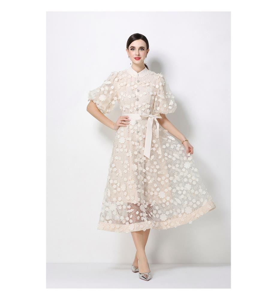 Midi-Kleid aus 3D-Strick mit Blumenmuster und Taillenbund – Beige