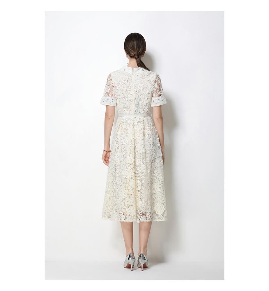 Midi-Kleid aus Spitze mit Peter-Pan-Kragen und Taillenbund – Elfenbein