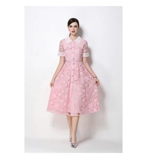 Midi-Kleid aus Spitze mit Peter-Pan-Kragen und Gürtel in der Taille – Rosa