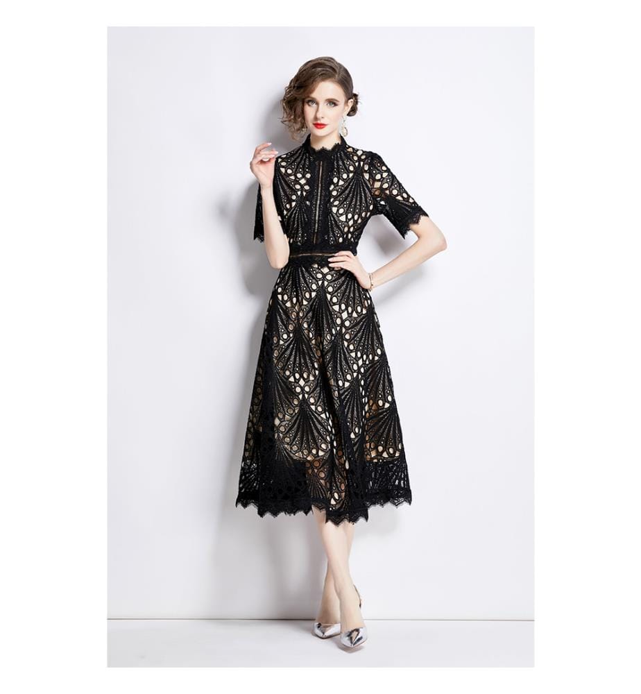 Robe mi-longue à col montant en dentelle - Noir