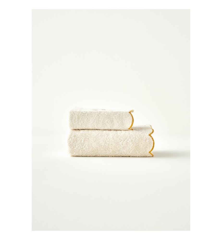 Daisy embroidered towel - Beige