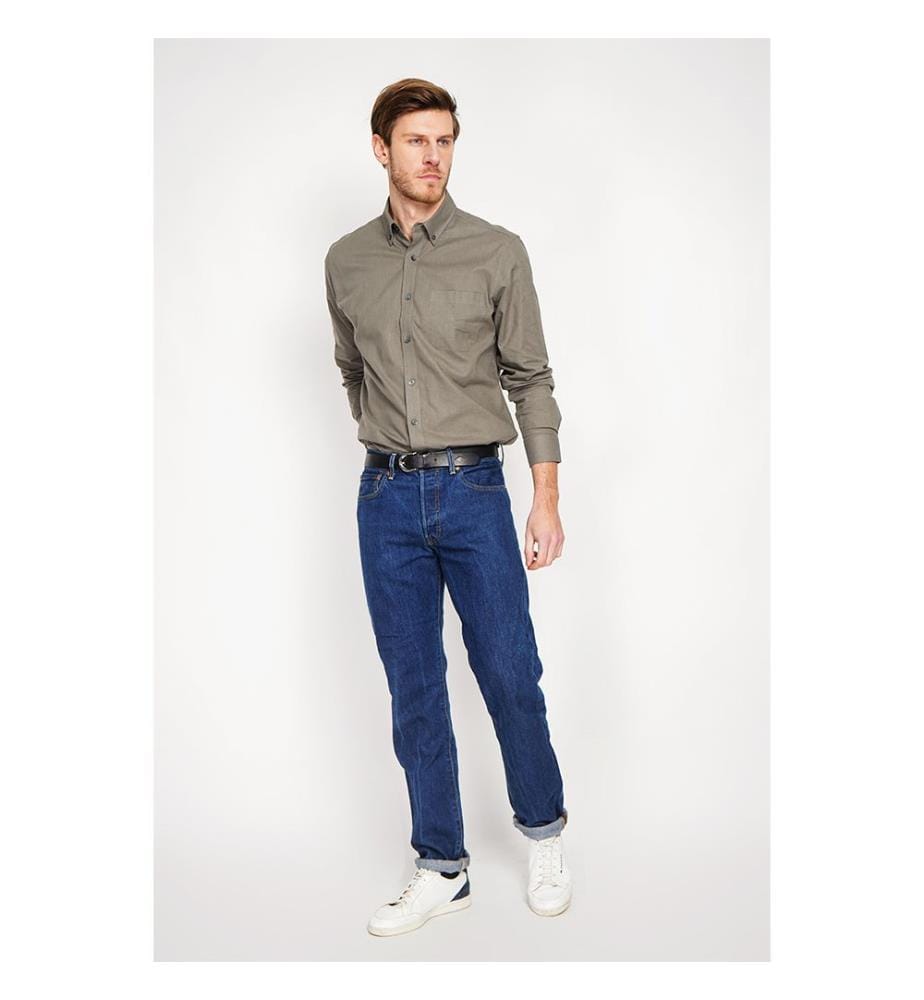 Klassisches, gerades Hemd mit Tasche – Khaki