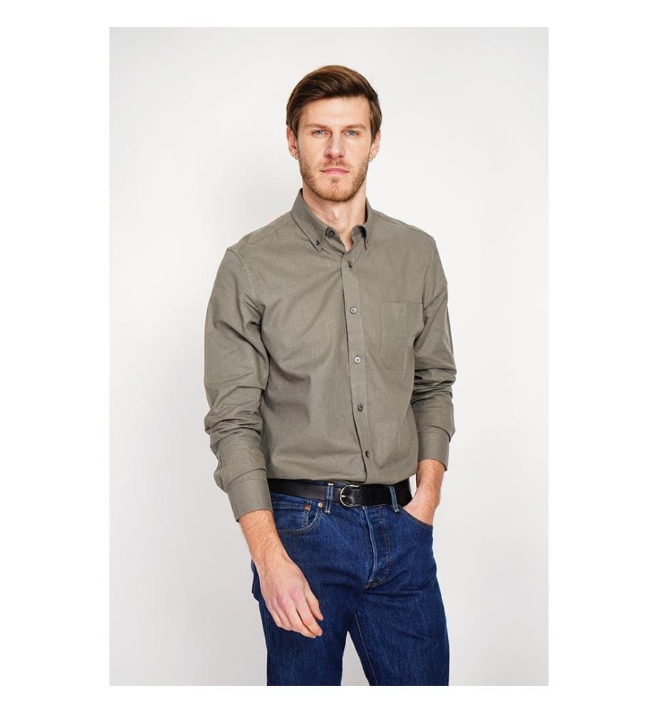 Klassisches, gerades Hemd mit Tasche – Khaki
