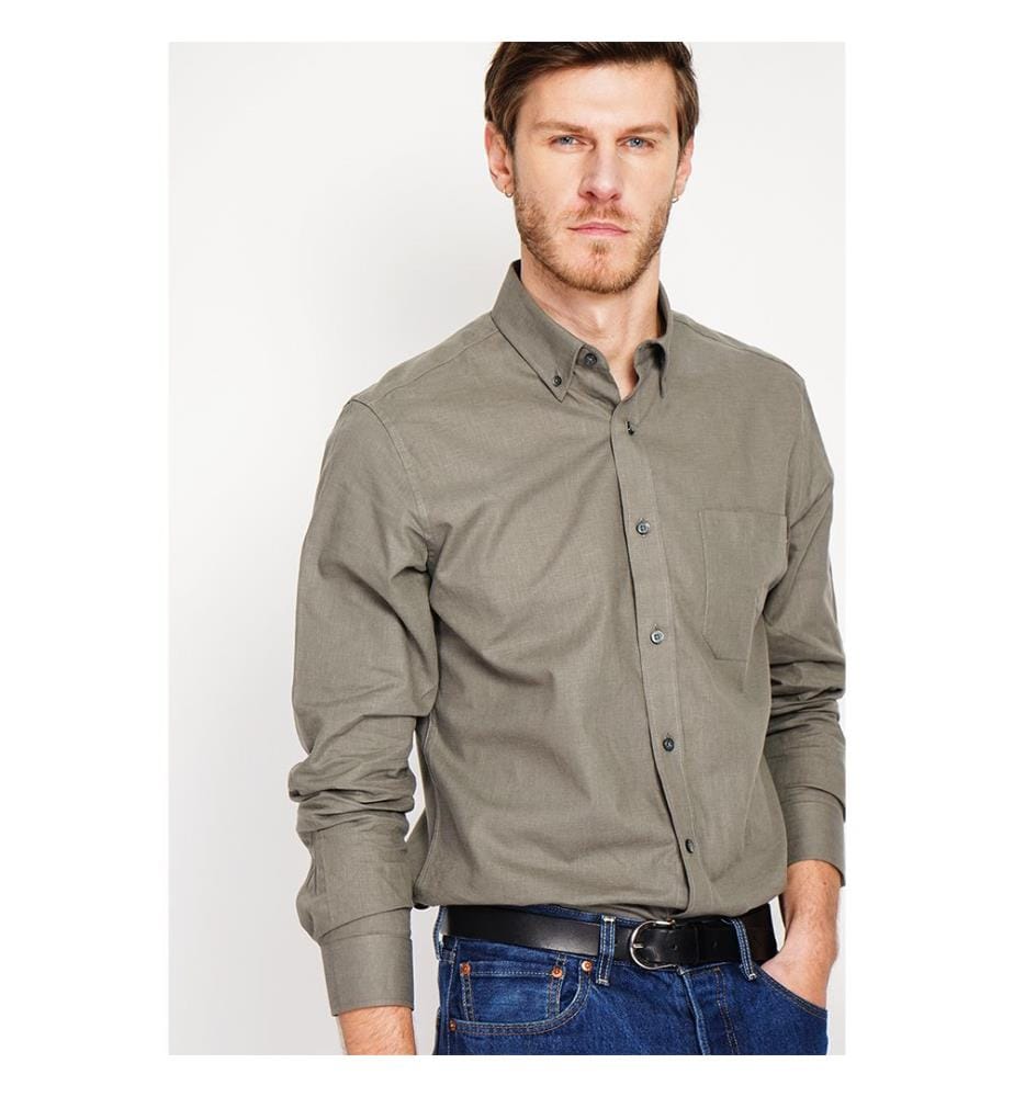 Klassisches, gerades Hemd mit Tasche – Khaki