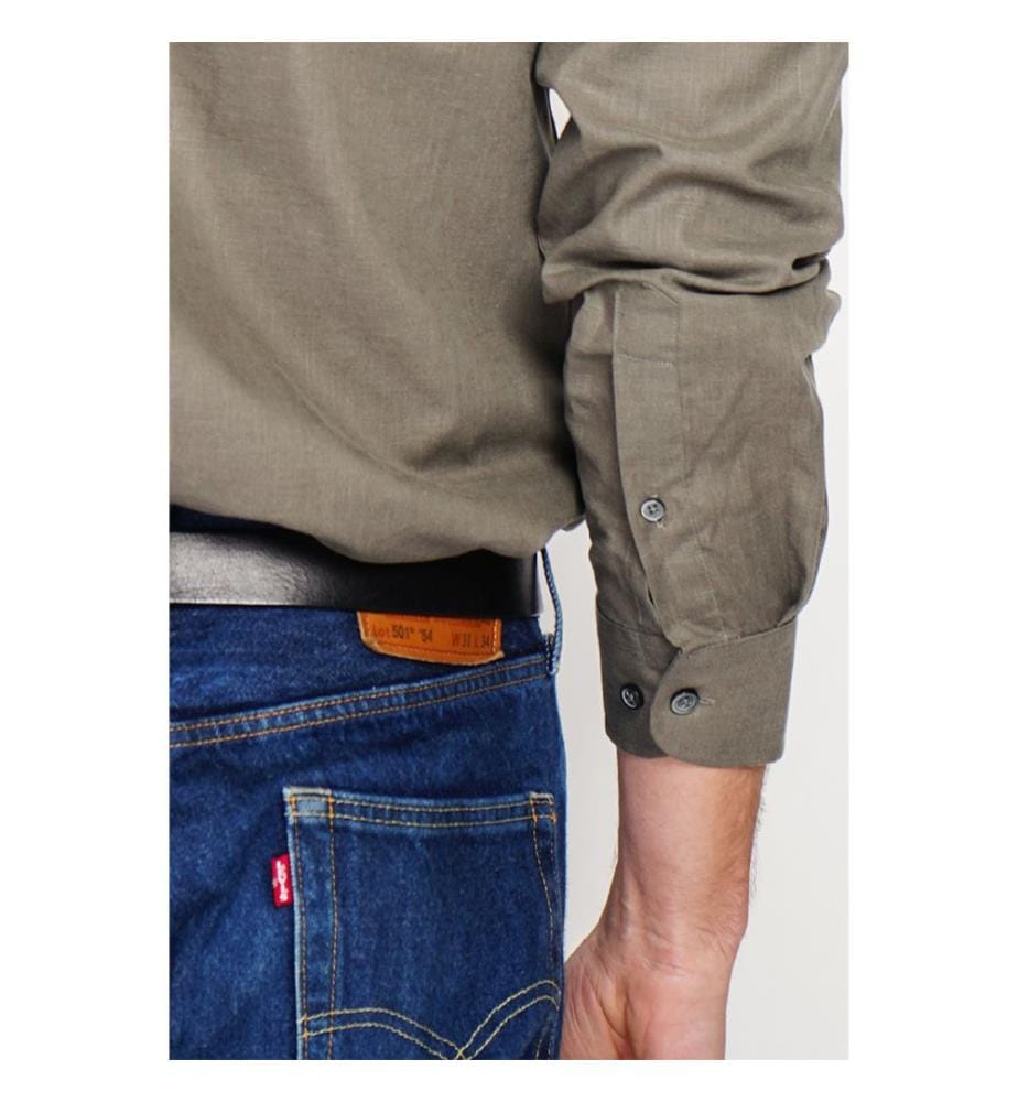 Klassisches, gerades Hemd mit Tasche – Khaki