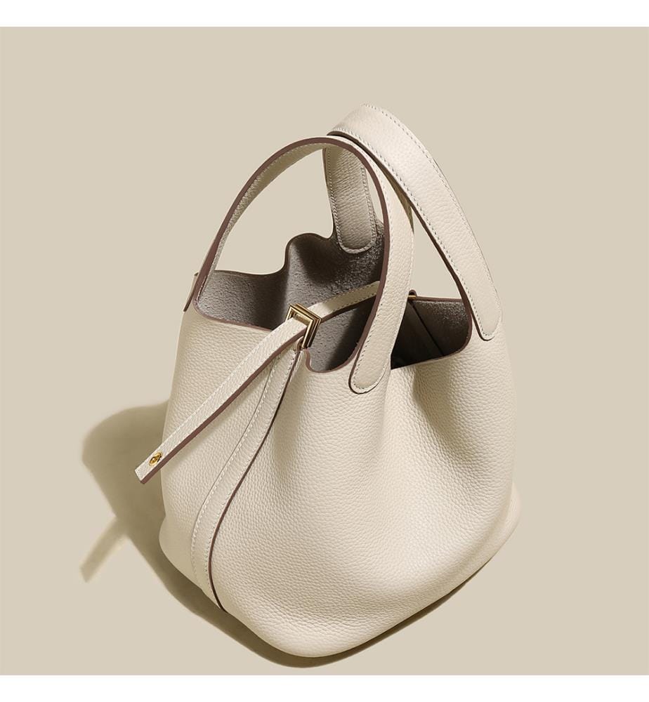 Premium Eimertasche aus genarbtem Leder - Elfenbein