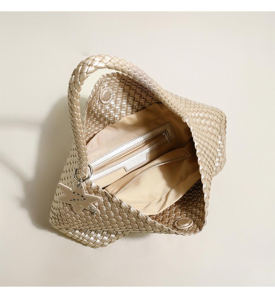 Lumière Hobo-Tasche aus geflochtenem Metallic-Leder - Champagne