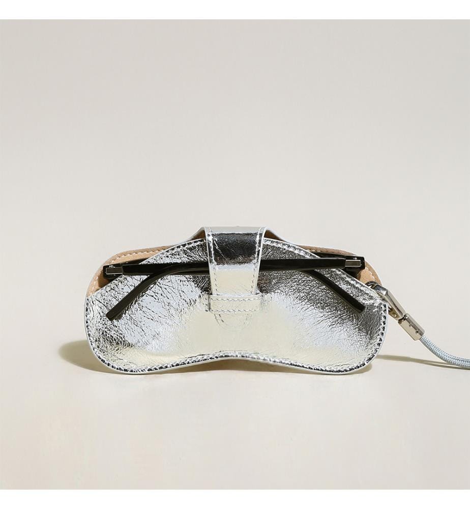 Brillenetui aus Leder - Silber