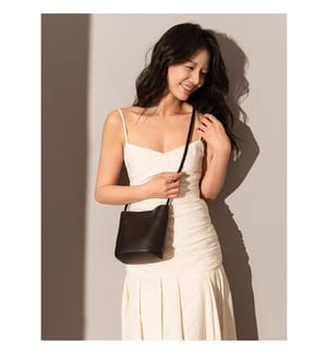 Minimalistische Eimertasche - Schwarz