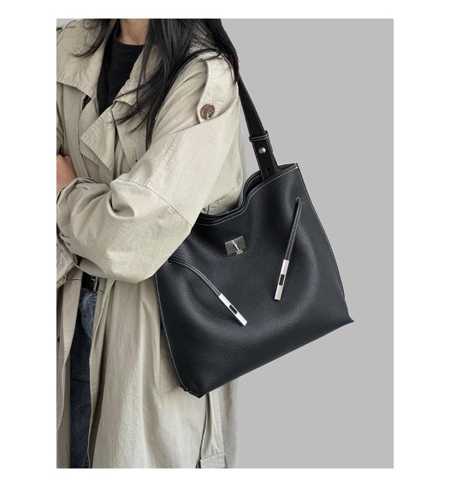 Hobo-Tasche aus genarbtem Leder - Schwarz