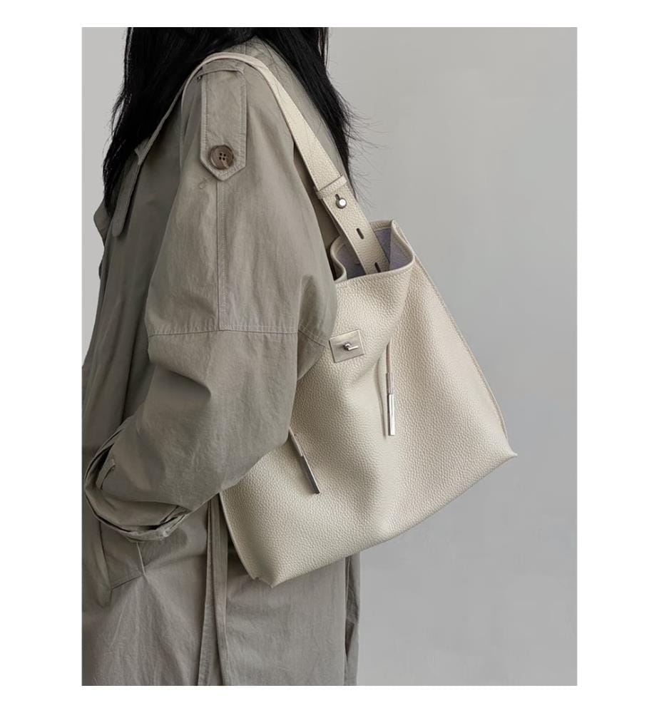 Hobo-Tasche aus genarbtem Leder - Elfenbein