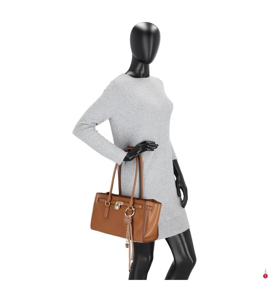 Hamilton Moderne Kleine Ledersatchel-Tasche mit Kettenanhänger-Detail, Braun