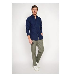 Camicia slim fit con colletto classico e polsini rotondi - Blu navy