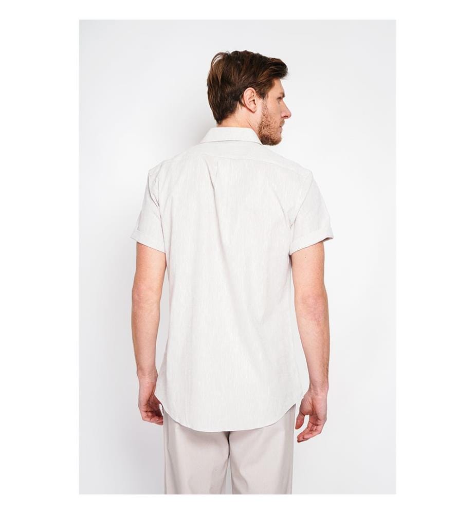 Camicia classica a manica corta con tasca sul colletto e vestibilità dritta - Lino