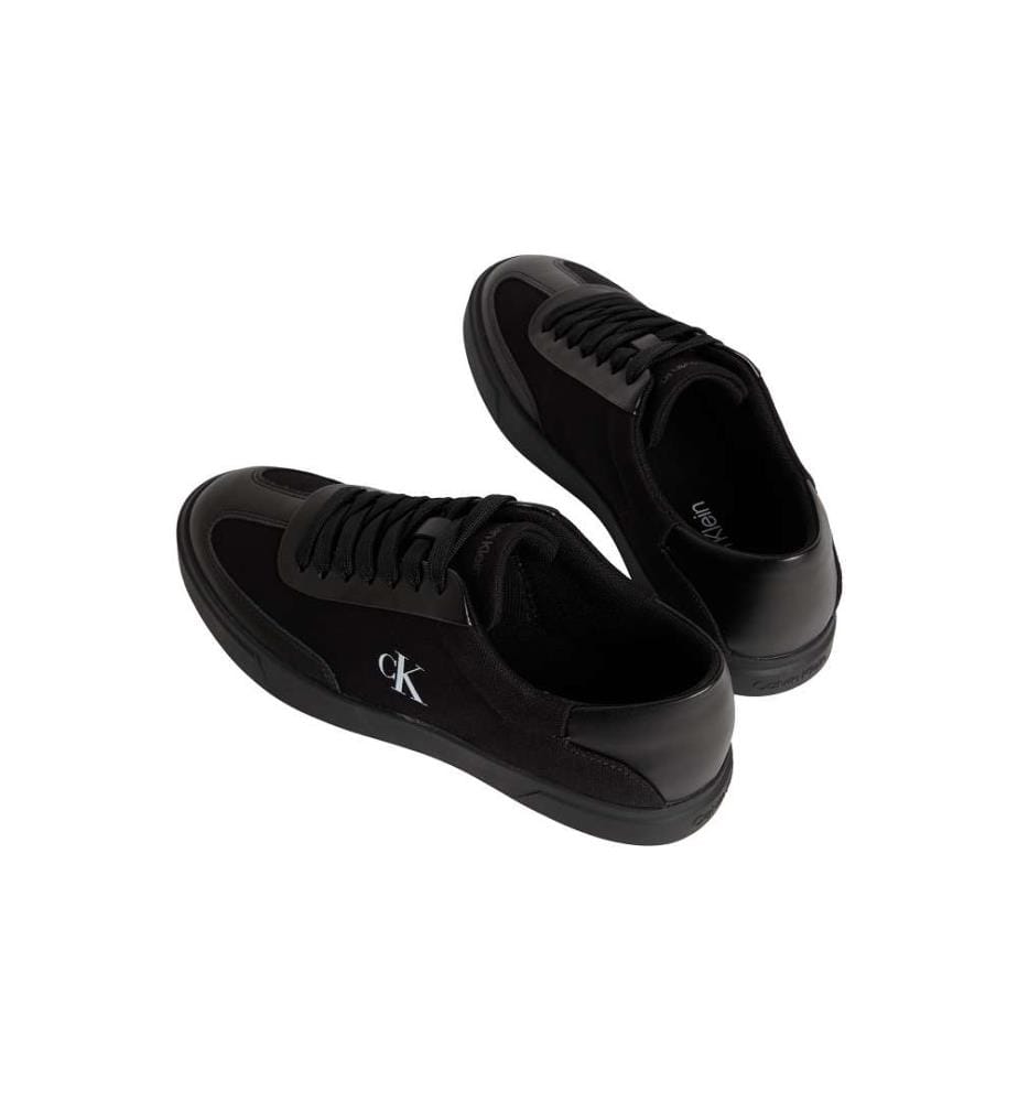 Canvas Sneakers - triple black