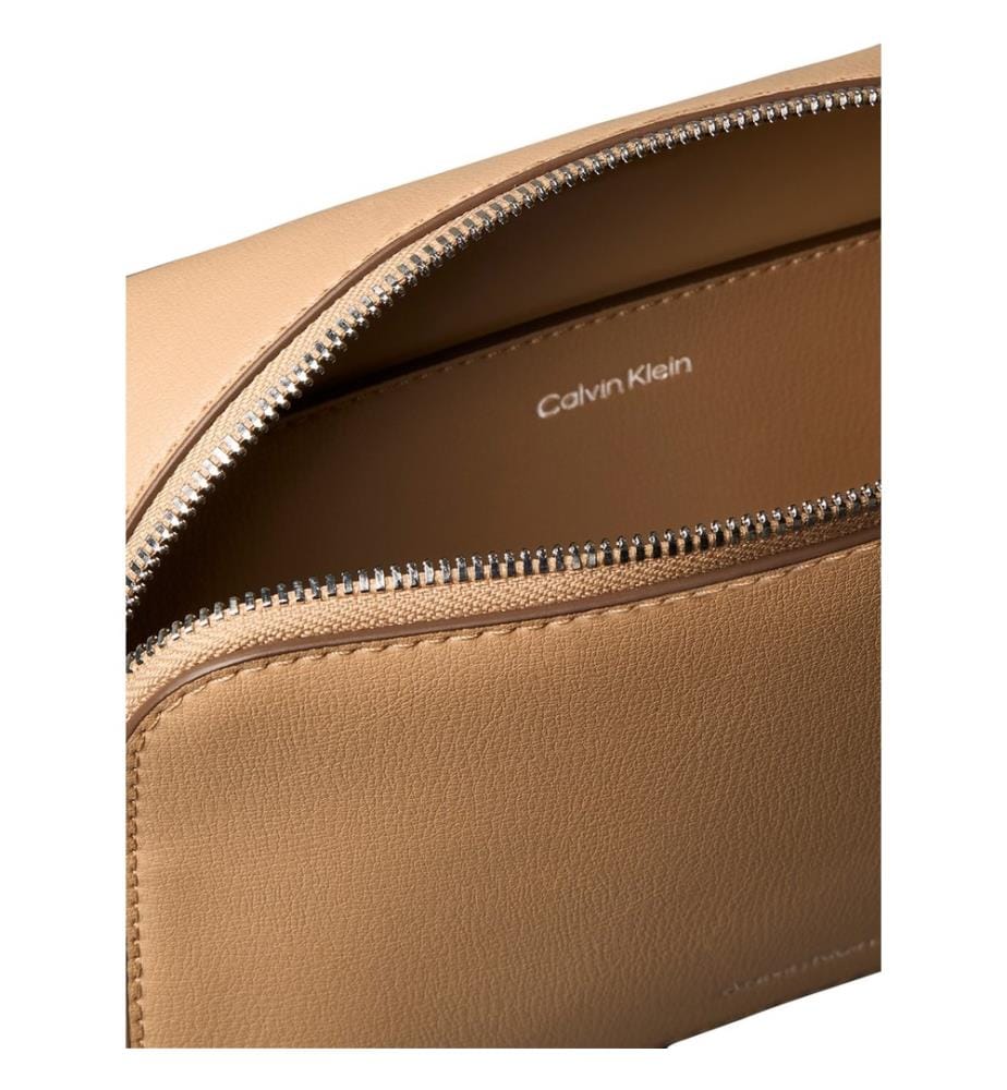 Lange Kameratasche mit Metallic-Logo – Beige