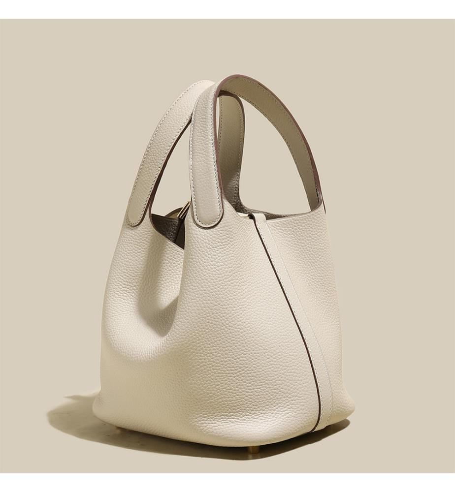 Premium Eimertasche aus genarbtem Leder - Elfenbein