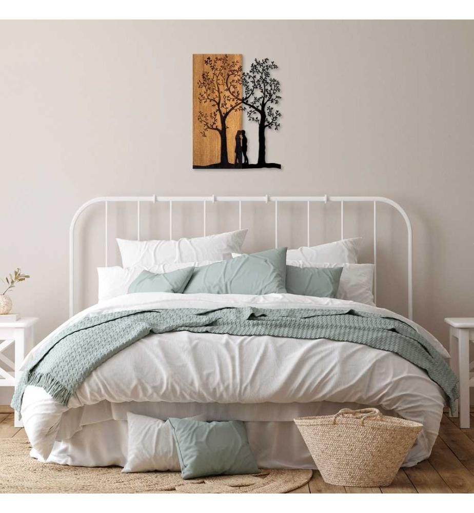 Wanddekoration aus Holz – Nussbaum & Schwarz