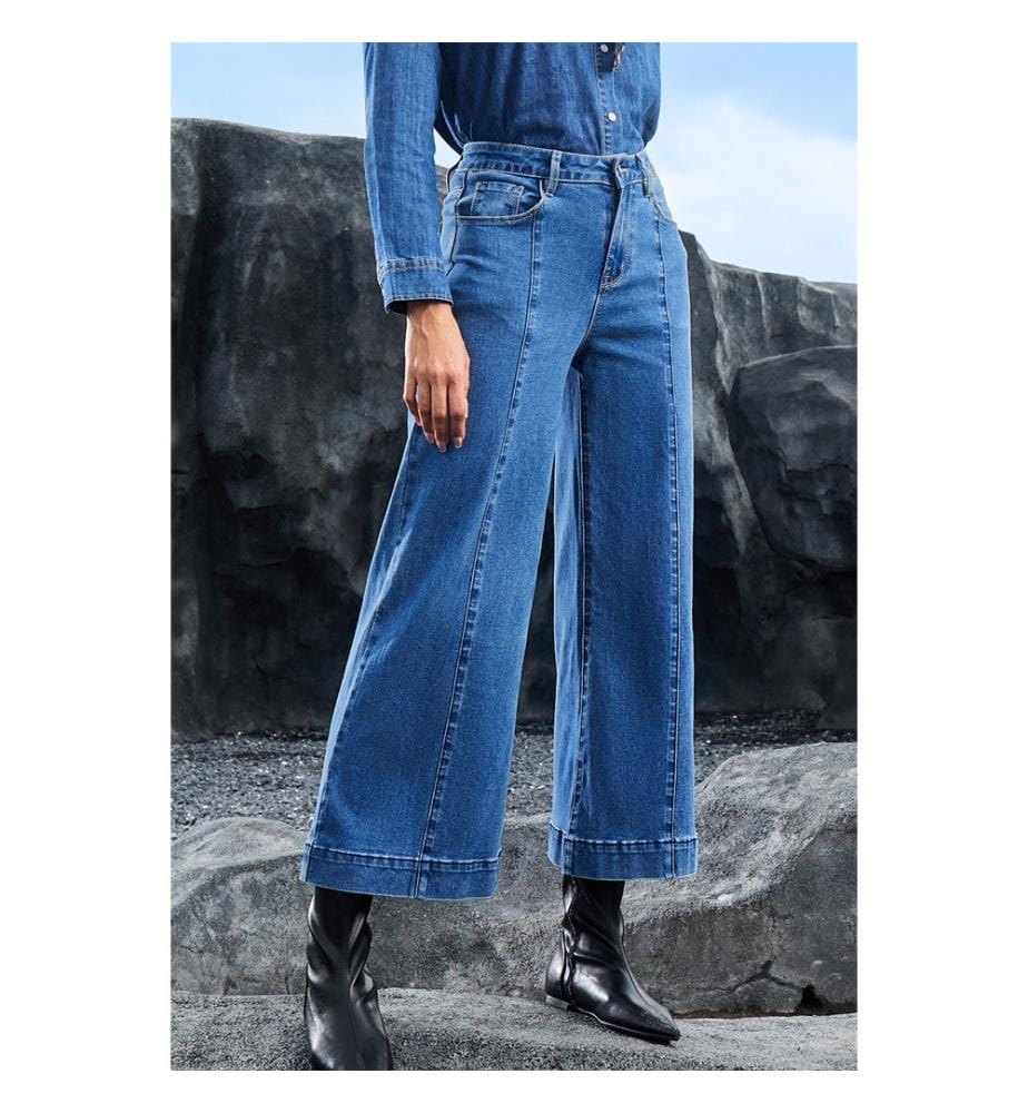 Ausgestellte Jeans mit sichtbaren Nähten - Dunkelblau