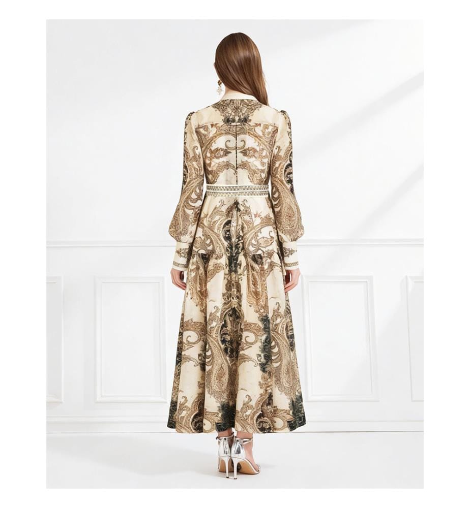 Langes Chiffonkleid mit Gürtel „Regal Paisley“ – Braun