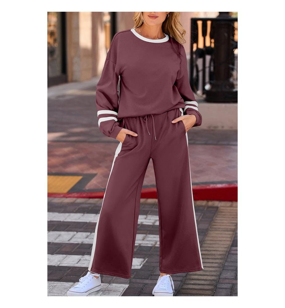 Set aus Pullover mit universitären Streifen in Mineralrot, Puffärmeln, Patchwork-Einsätzen, Kordelzug und weiter Hose