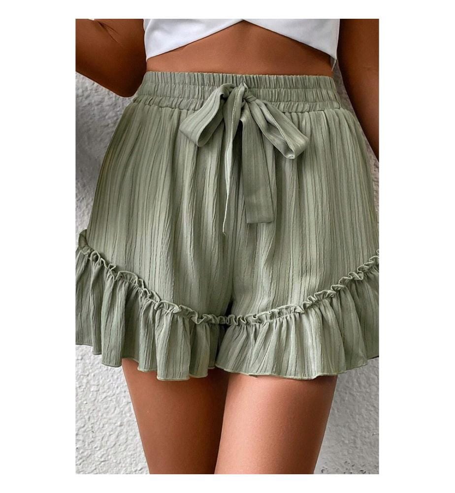 Lorbeergrüne, texturierte Shorts mit Rüschensaum und geknoteter Taille