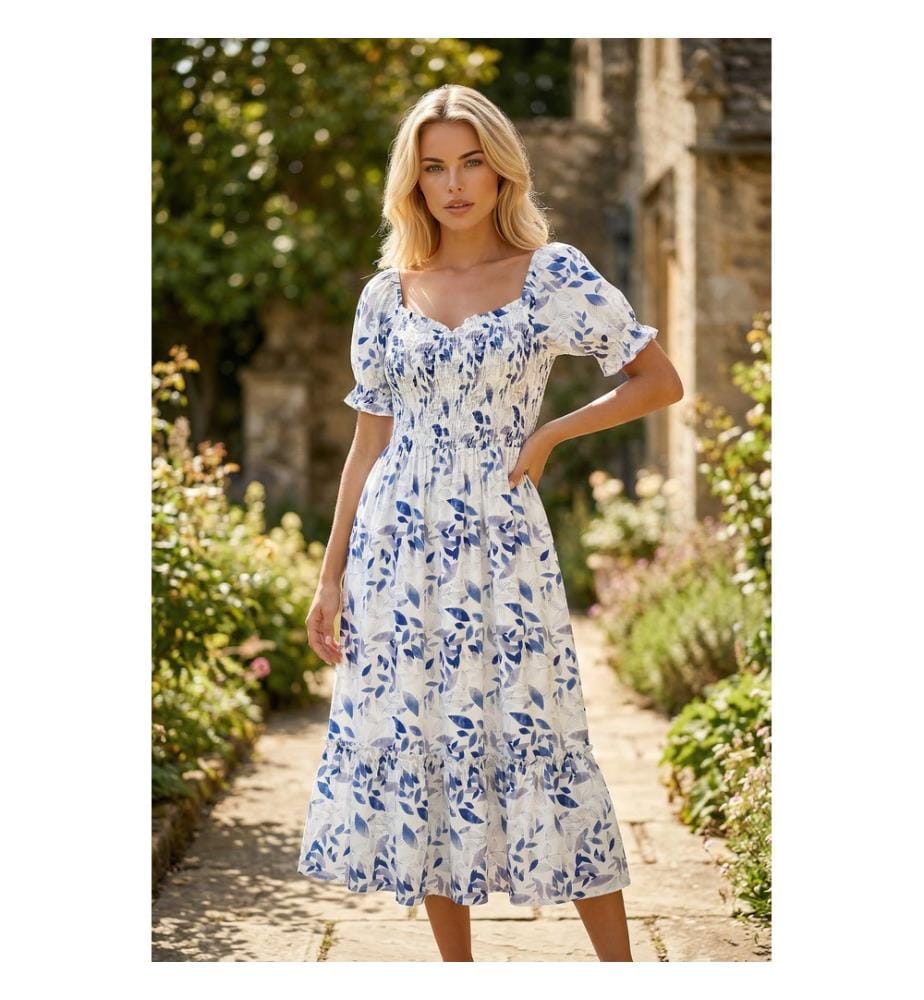 Halblanges Kleid mit Blumenmuster, Rüschen und kurzen Puffärmeln in Himmelblau mit Smock-Corsage