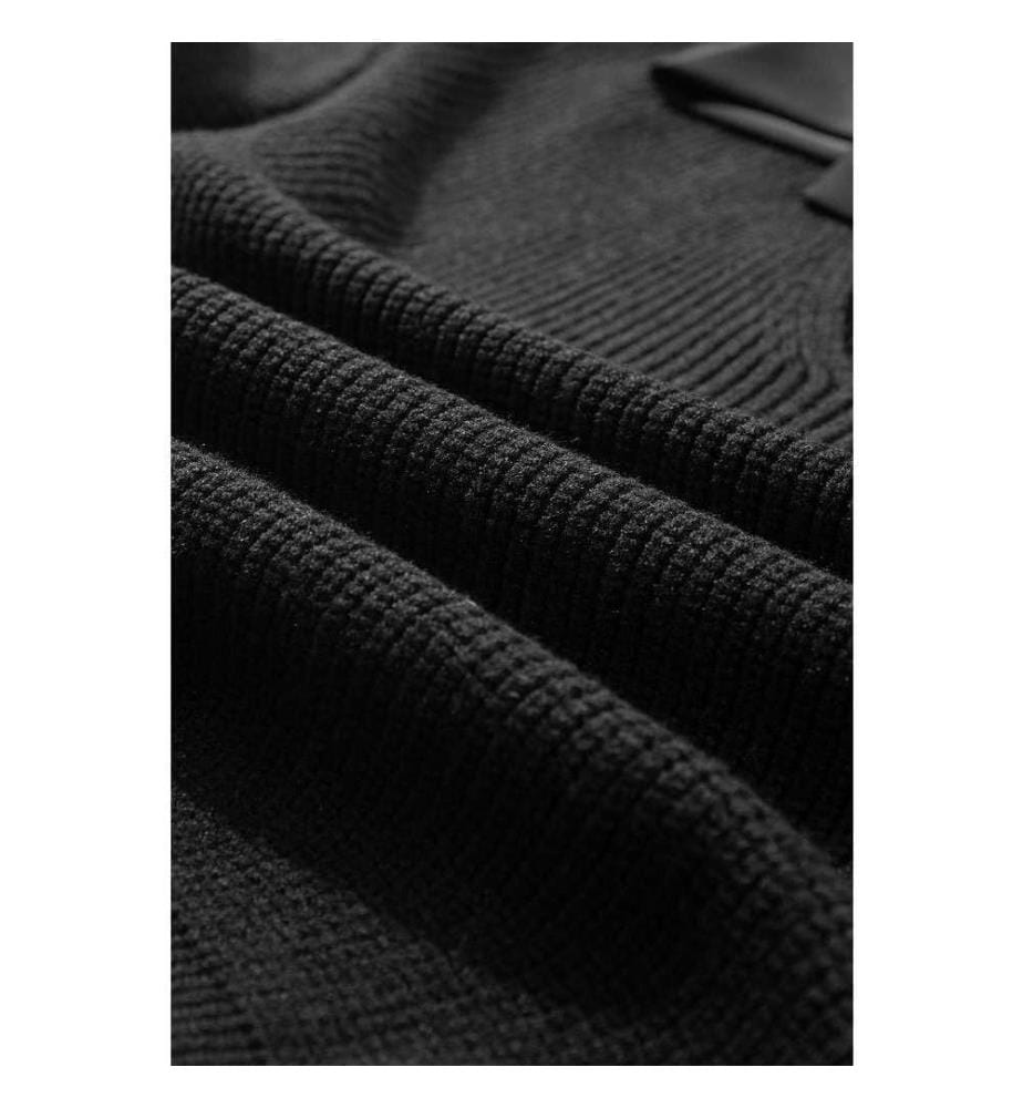 Schwarzer Pullover mit Laternenärmeln, V-Ausschnitt und Schleife auf dem Rücken - Black