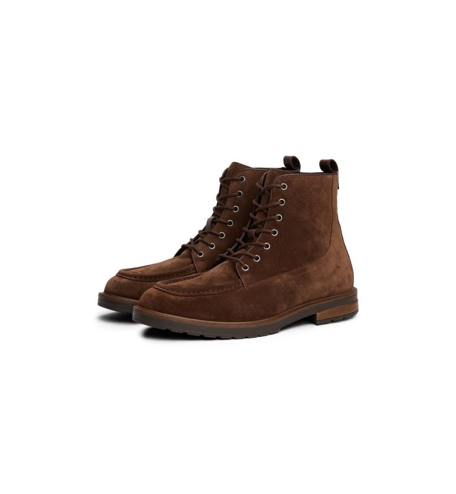 Gekerbte Mokassinstiefel aus Wildleder - braun