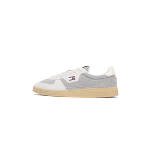 The Greenwich Edge Sneakers in Suede - Grey
